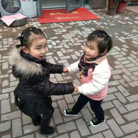 感谢女儿在人生的第一个学生时期遇到的各位小伙伴和老师，也感恩各位老师和家长的付出陪伴孩子成长！