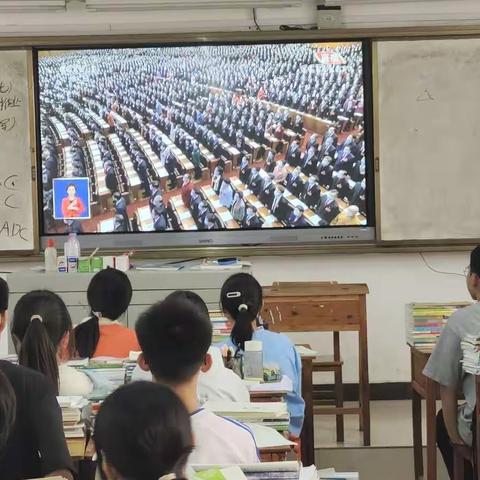 “踔厉奋发新青年，勇毅前行新时代”——贵糖高级中学学习宣传贯彻党的二十大精神系列活动