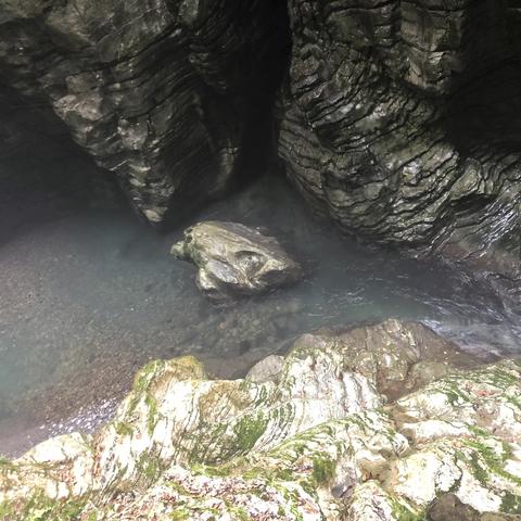 恩施景点-地心谷大峡谷