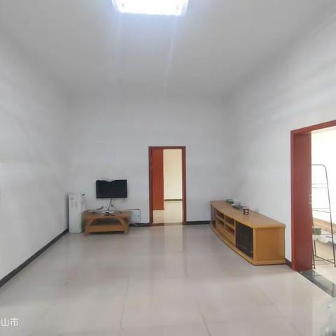 【出租】德林市场旁4楼产权118 中装321家电家具全齐，2台空调，客厅大小车 9000/年押金协商 V6717