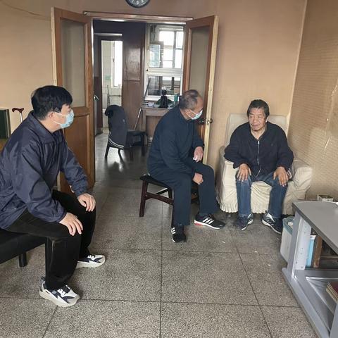 花园路街道北极寺社区开展特殊困难老年人探访关爱服务