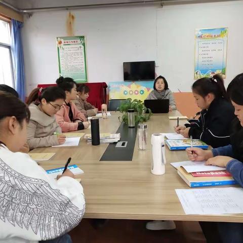 观摩教学展风采，研讨交流共提升              ————曙光园观摩教学活动