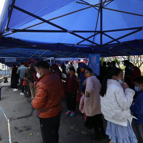 春节返乡返回佛山核酸检测采样情景（2022.2.8 佛山狮山体育馆）