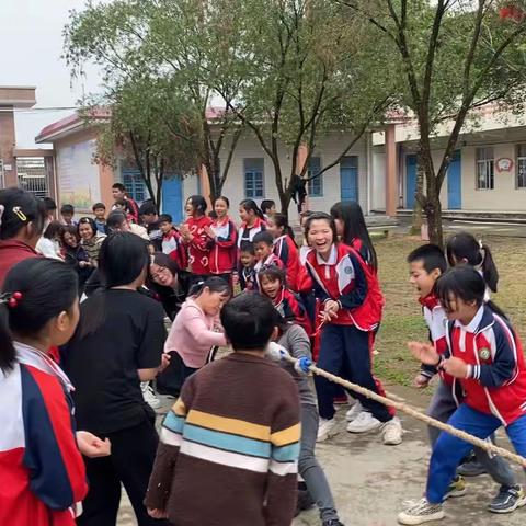 团结共勉昂斗志，凝“绳”聚力展风采——廉江市吉水镇黄坭塘小学举行春季表彰大会暨庆祝三八妇女节拔河比赛