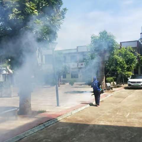 谭文小学开展校园环境全面消杀工作