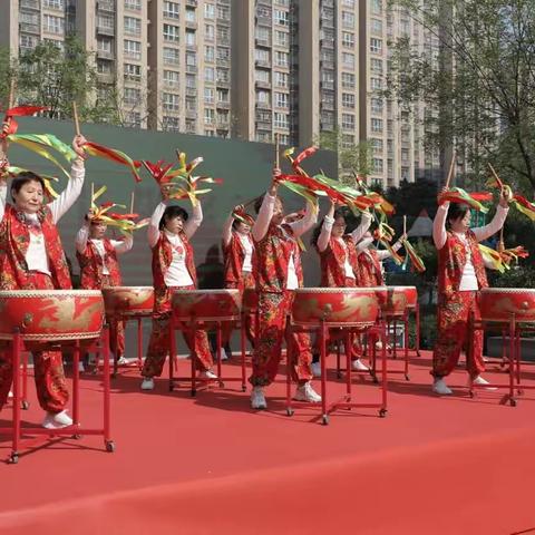 重阳秋色暖 敬老情更浓—— 小仁社区重阳节活动