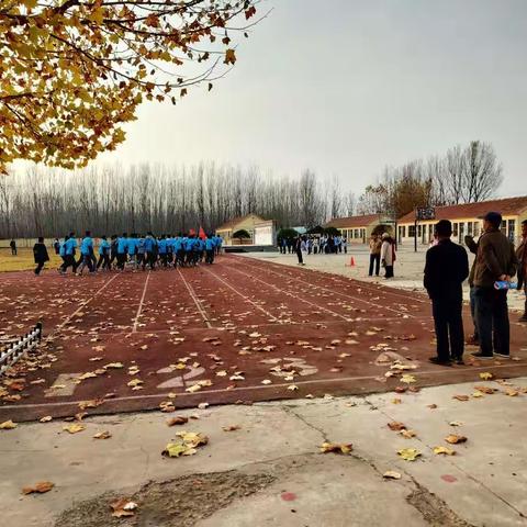 初家中学阳光大课间——习惯养成时