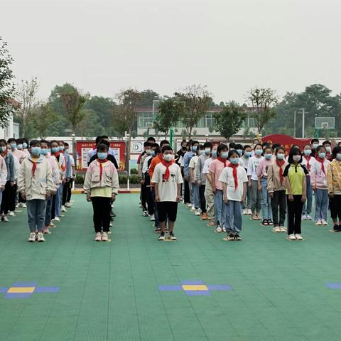 藁城区只照小学少先队入队仪式