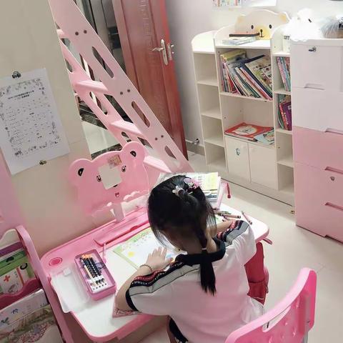 与桌为伴，静心潜行