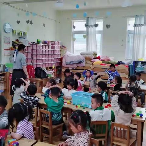 🌸小一班幼儿消防🚒演习和涂色展🎨