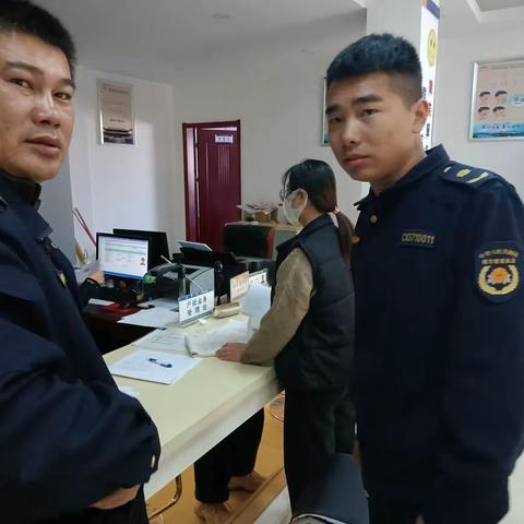 粗心考生忘带证件 热心城管出手相助——曲阜城管为成人高考考生提供热情服务