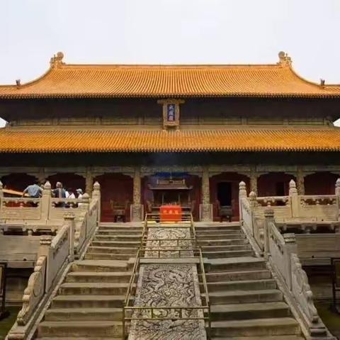 曲阜：排查广告隐患 擦亮城市名片