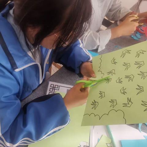 自制绘本提素养，绘画创新显精神