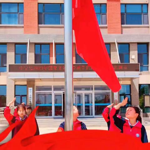 【一小南校区•德育】“学习二十大 争做好队员”——中宁一小教育集团南校区举行一年级入队仪式