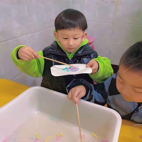 天骄幼儿园果果一班——周莫             再见了我的幼儿园