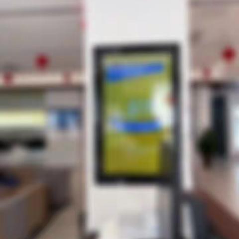 招商银行绵阳分行3.15宣传活动进行中