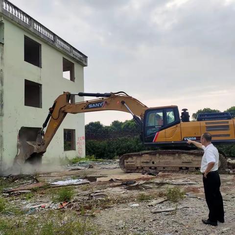 副区长王洪明推进海棠区宽窄巷项目工作情况