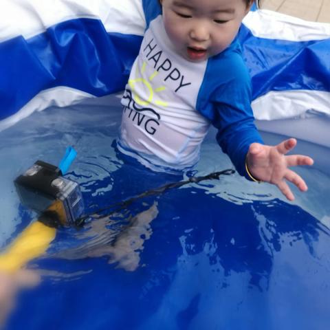 斯羽2020年夏于奶奶家小游泳池