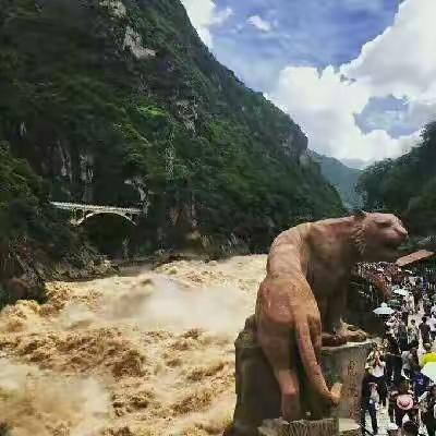 虎跳峡（百分百纯玩）一日游