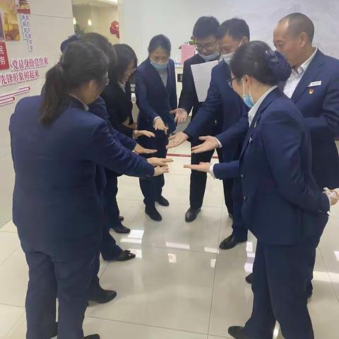 春暖花开，情满中行—中国银行临沂金坛支行举行庆祝“三八”妇女节行动