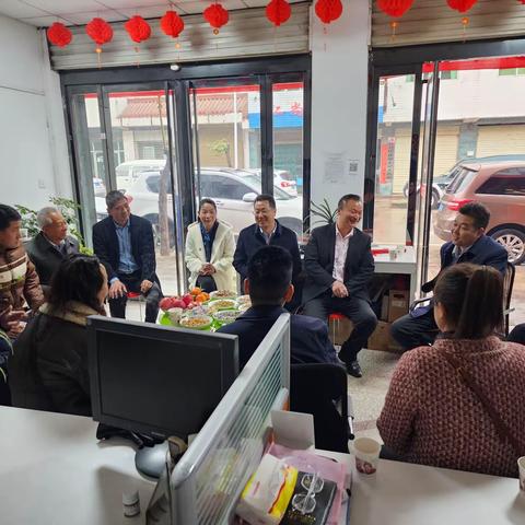 长安银行洛南县支行惠农团队赴丹凤县交流学习