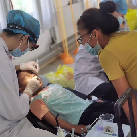 【岞山中心学校】爱护牙齿 窝沟封闭进校园