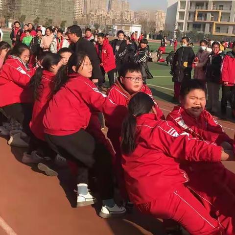 快乐运动  趣味无穷--梦溪实验学校六年级组“庆元旦  迎新年”学生趣味运动会