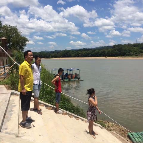 加强河道巡逻，筑牢学生暑期防溺水安全防线