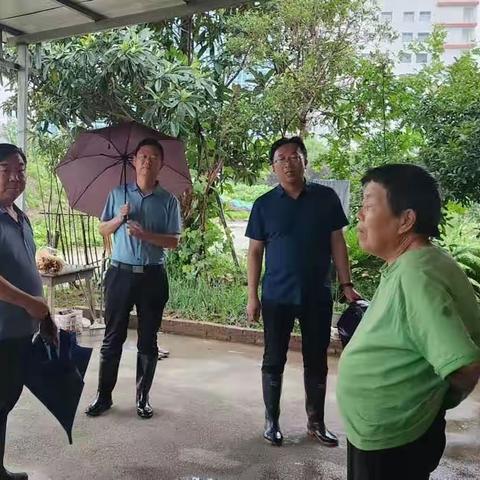 闻讯而动，风雨中的坚守