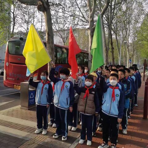 传承红色经典  争做强国少年                     ——周村一中22级六班赴莱芜研