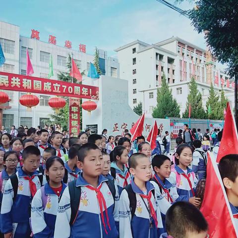 心系校园安全   共筑生命基石一一山河小学2019年第三季度消防安全应急疏散演练