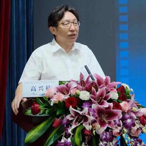 满园芳菲至，莫负学习时光