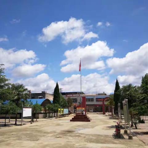 弘扬中华传统文化，拒绝崇尚洋节日              彭桥镇二初中