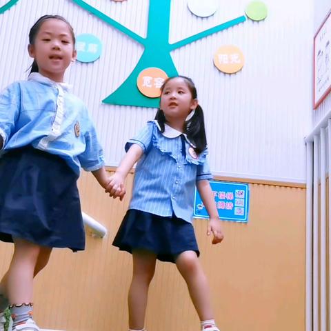 “父爱如山，感恩父亲”——小星星中1班父亲节主题活动