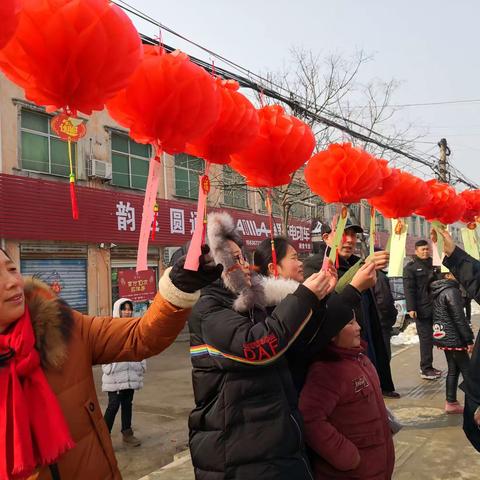 煮元宵  猜灯谜  舞狮子  褚堂乡热热闹闹庆祝“我们的节日”