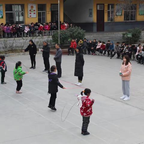 “乐享运动，喜迎新年”迎元旦体育活动