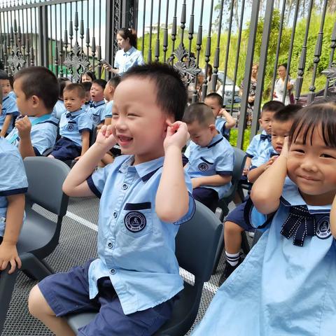 艺鸣湖岸音乐双语幼儿园K1A班的宝贝们❤️