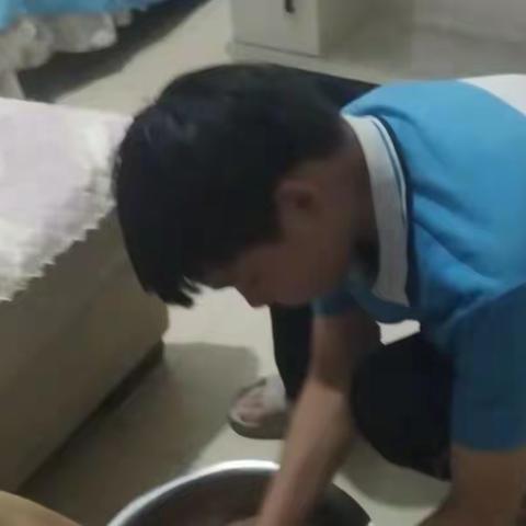 关爱学生幸福成长||父爱如山，伴我同行