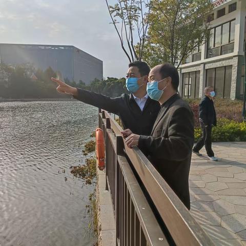 湖里区河（湖）长开展巡湖工作