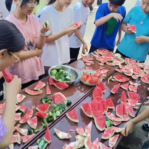 炎炎夏日采摘忙，丝丝清凉瓜果香——记徐溜小学第一届“采摘节”暨“润长”课程实践活动