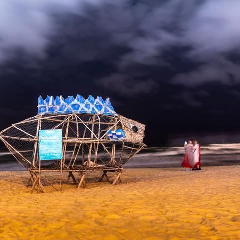 岘港海滩的夜色