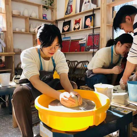 “DIY属于你的精彩”—农发行北碚区支行举办主题妇女节活动