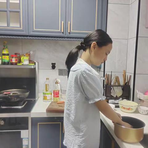 【小小厨师秀厨艺】——丰茂学校六年级X1805班江佳倩烹饪实践活动