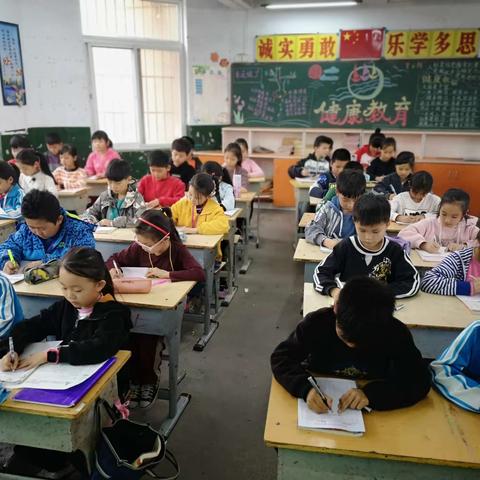 做堂堂正正中国人，写规规矩矩中国字——新新街小学举行硬笔书法大赛