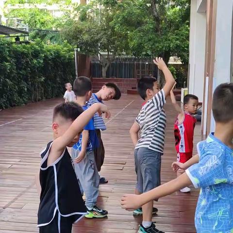 江畔生态幼儿园篮球兴趣班🏀