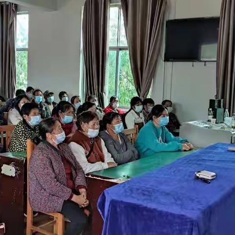 搞好隔代教育，促进学生成长——芙蓉桥小学召开一年级家长会