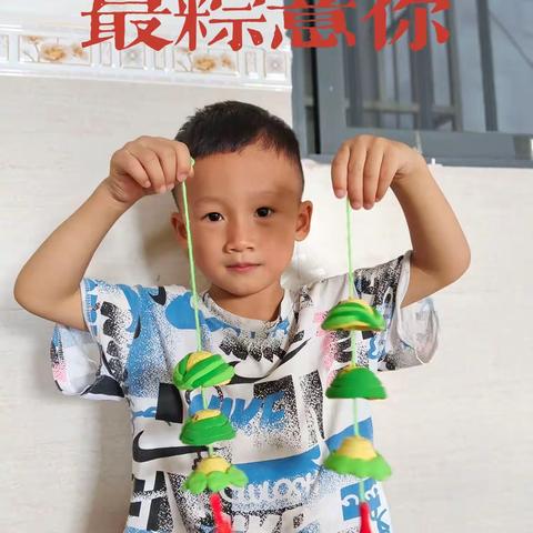 启优稚慧幼儿园——2023年春季学期中二班黄日铨小朋友成长足迹。