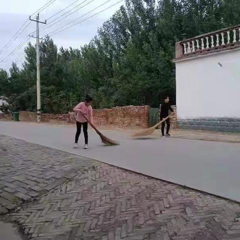 “小手拉大手，齐心扮靓禹城”助力人居环境整治——莒镇中心小学在行动