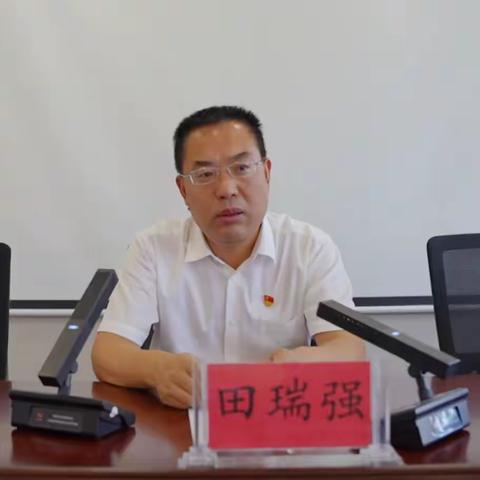 庆“七一”系列活动（四）：滨河街道举办七一专题党课暨新发展党员入党宣誓活动