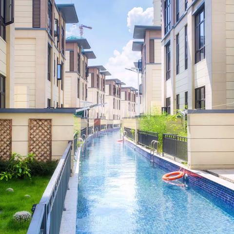 依云四季-C区4802全套间4房8床